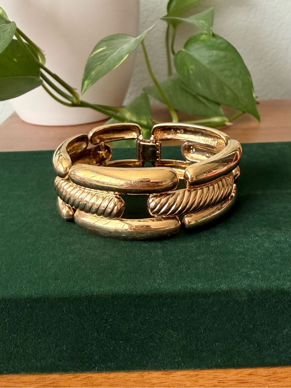 Vintage Ben Amun Chunky Gold Tone Textured Panther Panel Bracelet 90’s Bold Gold
